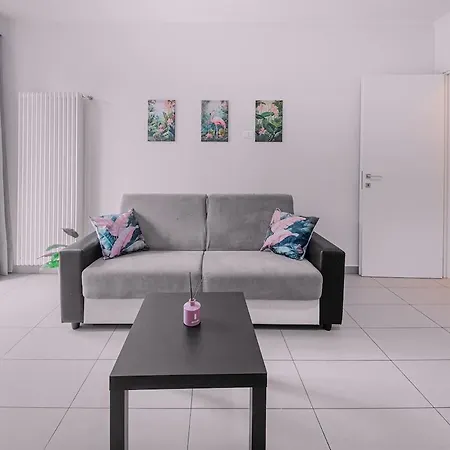 Pink Garden - Free Parking